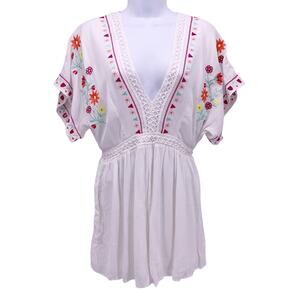 Jun & Ivy White Floral Embroidered Shorts Romper Size S